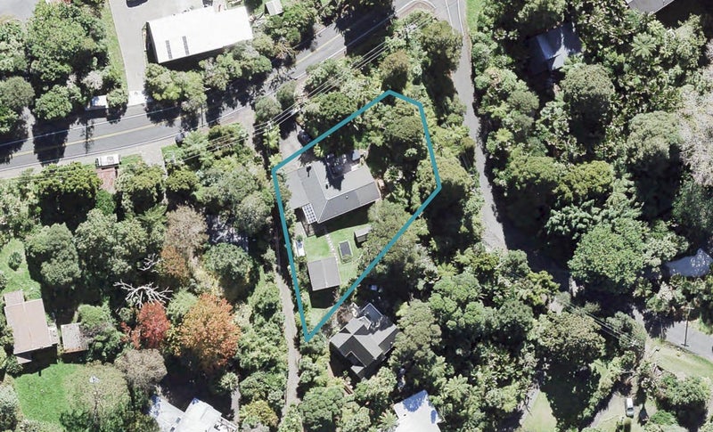 830 West Coast Road, Waiatarua, Auckland - Carousel 1
