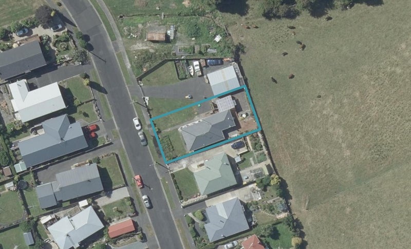 69 Elwyn Crescent, Green Island, Dunedin - Carousel 1