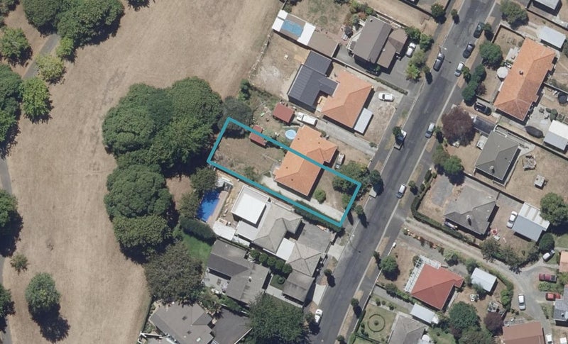 16 Jellicoe Drive, Hamilton East, Hamilton - Carousel 1