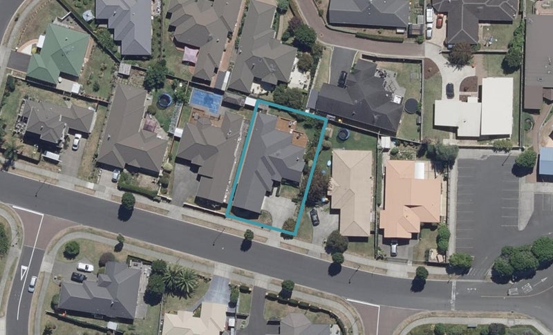 15 Strathmore Drive, Rototuna, Hamilton - Carousel 1