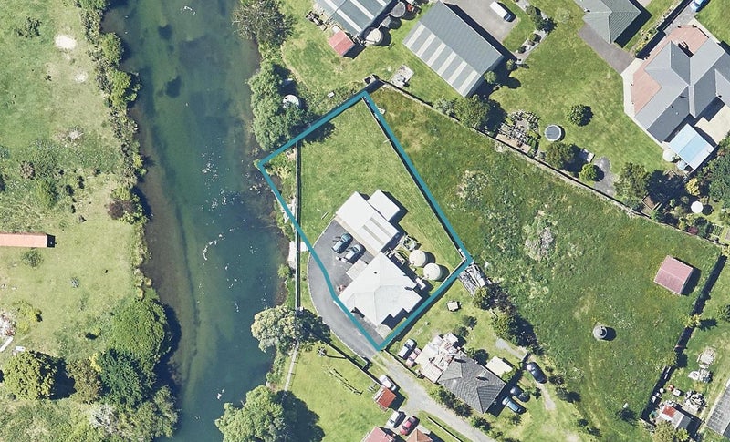393D State Highway 33, Mourea, Rotorua - Carousel 1