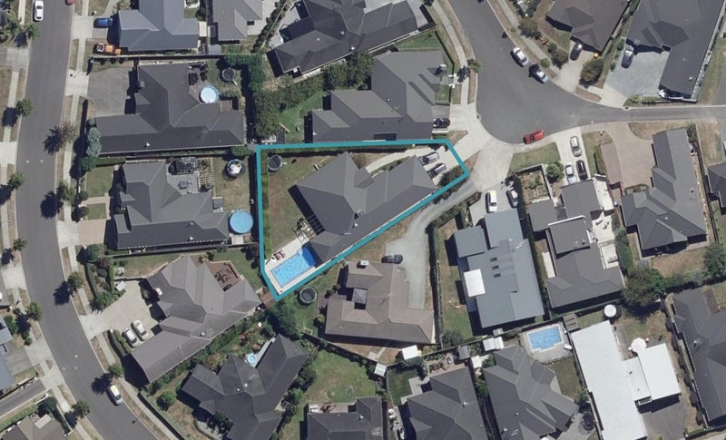 10 Connor Court, Huntington, Hamilton - Carousel 1