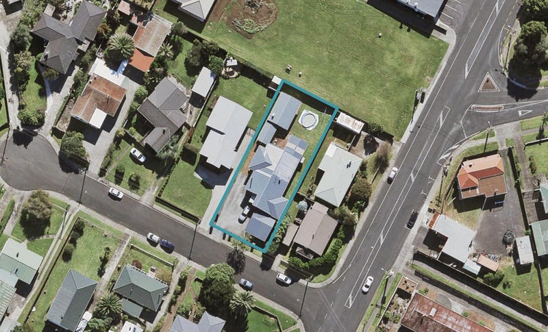 1 Titoki Avenue, Mangere Bridge, Auckland - Carousel 1