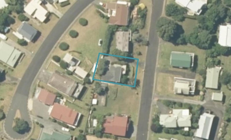 204 Russell Bruce Place, Onemana, Whangamatā - Carousel 1