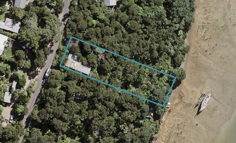 26 Albert Crescent, Ostend, Waiheke Island - Carousel 1