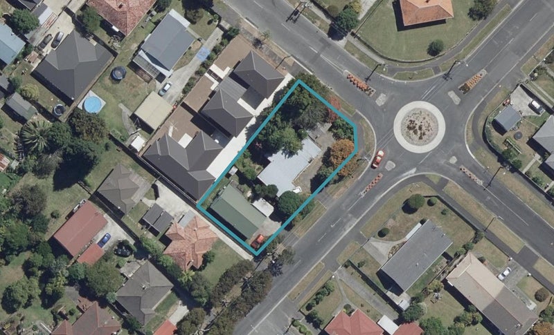 54A Pine Avenue, Melville, Hamilton - Carousel 1