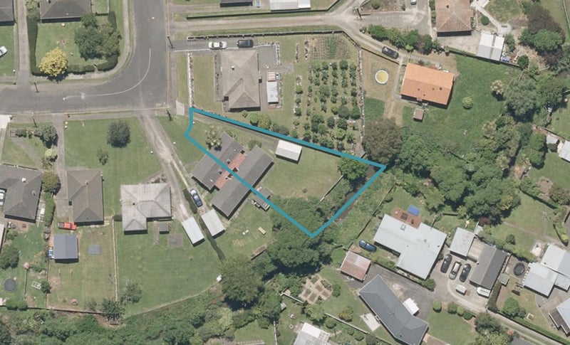 15 Matarawa Street, Whanganui East, Whanganui - Carousel 1
