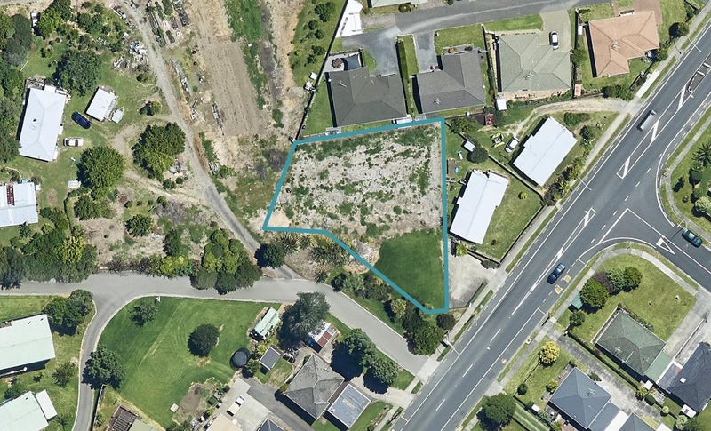 35 Cambridge Road, Judea, Tauranga - Carousel 1