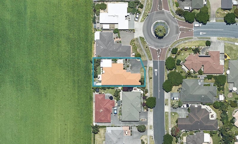4 St Heliers Place, Papamoa Beach, Papamoa - Carousel 1