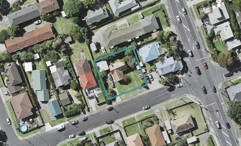 1 Bardia Street, Belmont, Auckland - Carousel 1