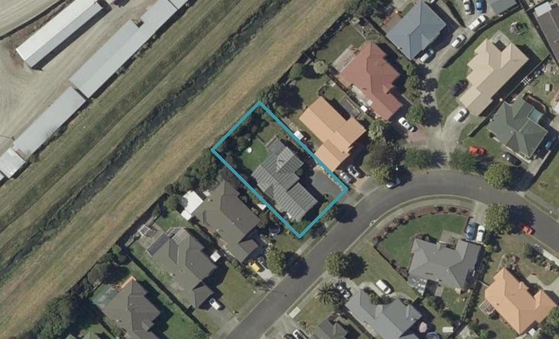 44 Dalfield Place, Highbury, Palmerston North - Carousel 1