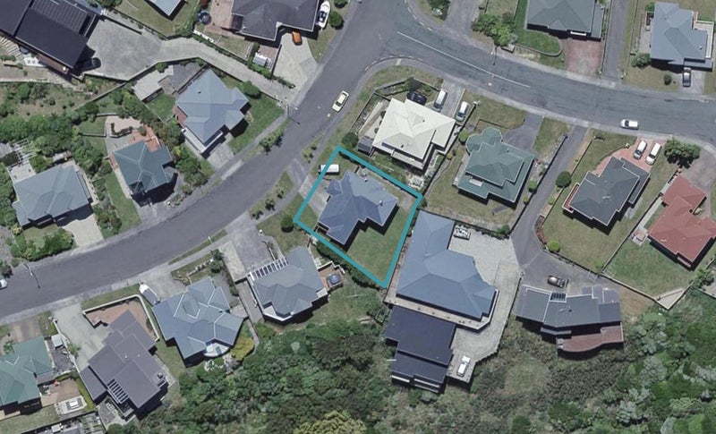 64 Dress Circle, Newlands, Wellington - Carousel 1