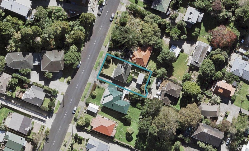 15 Wattle Street, New Lynn, Auckland - Carousel 1