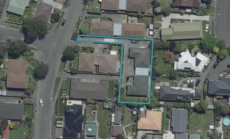 2/8A Salford Avenue, Redwood, Christchurch - Carousel 1