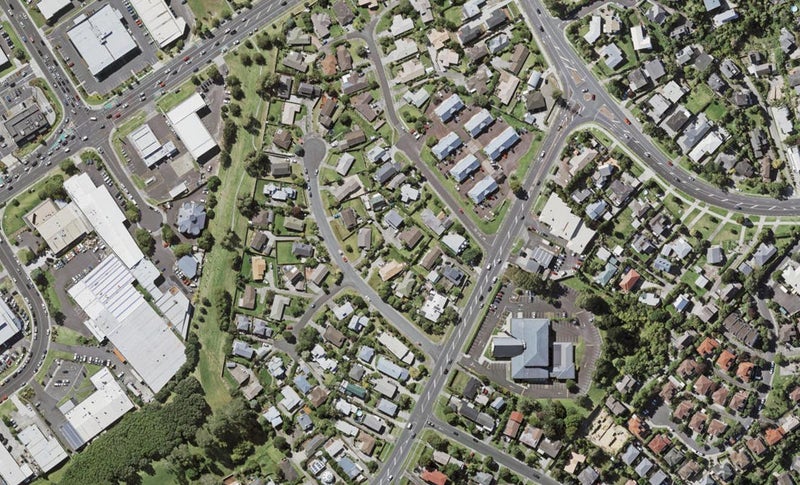5 Altair Place, Windsor Park, Auckland - Carousel 1