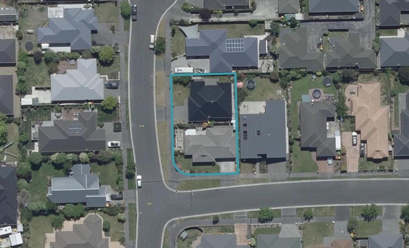 1/14 Rue de la Mare, Parklands, Christchurch - Carousel 1