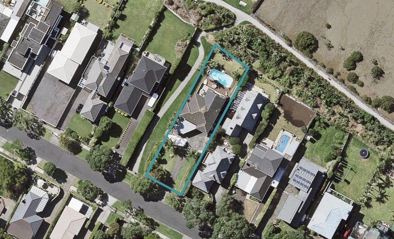 19 Riverlea Avenue, Pakuranga, Auckland - Carousel 1