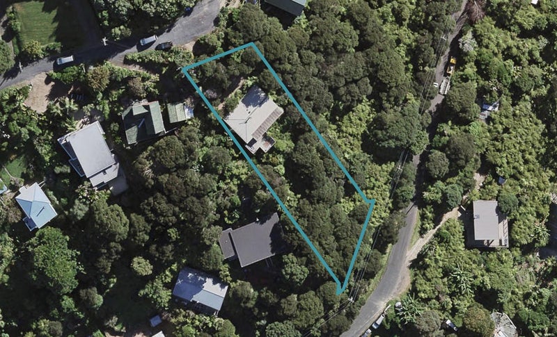 25 Giles Road, Ostend, Waiheke Island - Carousel 1