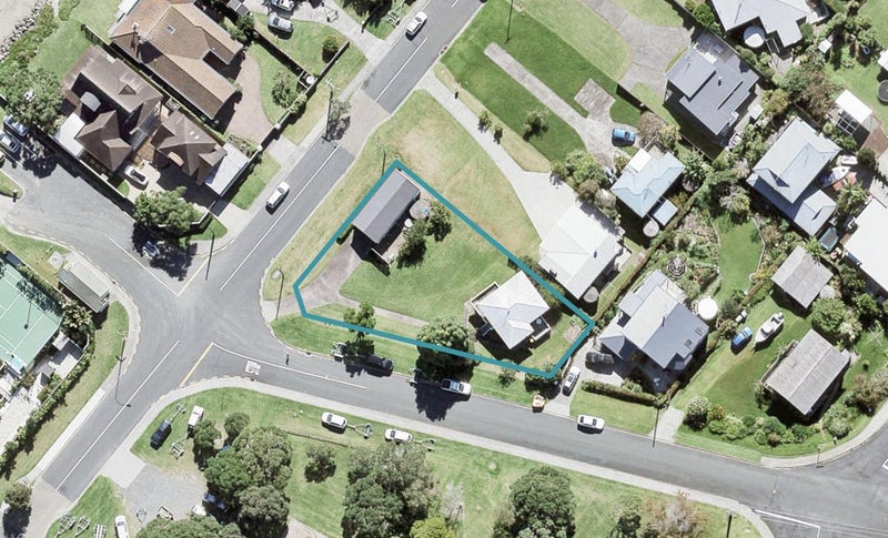 79 Tindalls Bay Road, Tindalls Beach, Whangaparāoa - Carousel 1