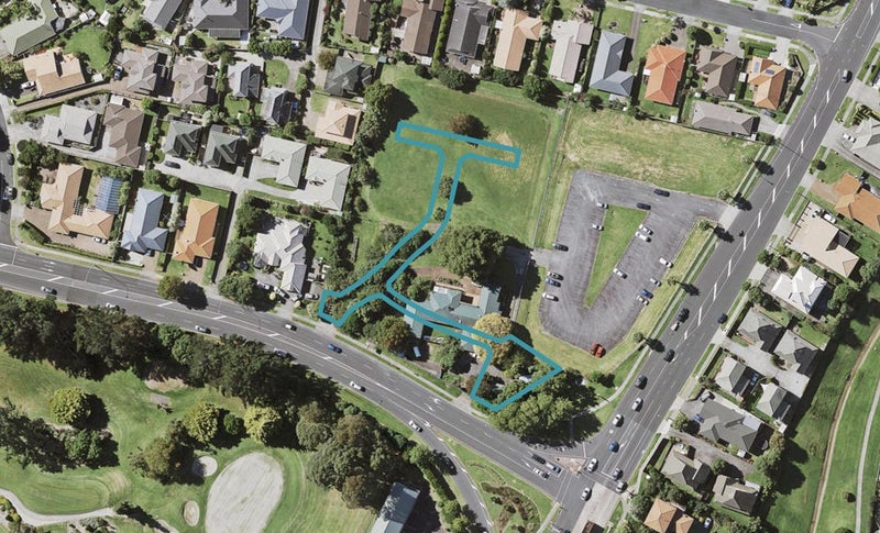 5 Huaota Place, Botany Downs, Auckland - Carousel 1