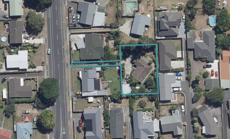 6 Totara Drive, St Andrews, Hamilton - Carousel 1