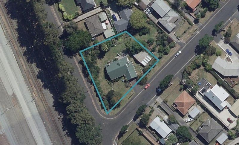 14 Tui Avenue, Forest Lake, Hamilton - Carousel 1