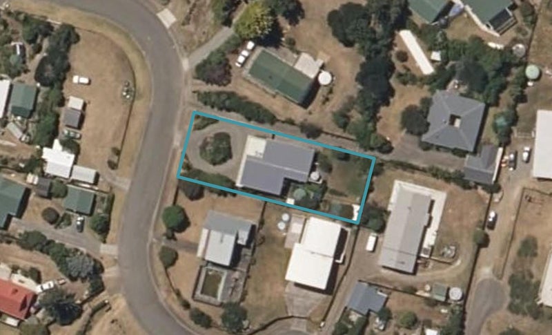 18 Arataki Grove, Waitarere Beach, Levin - Carousel 1