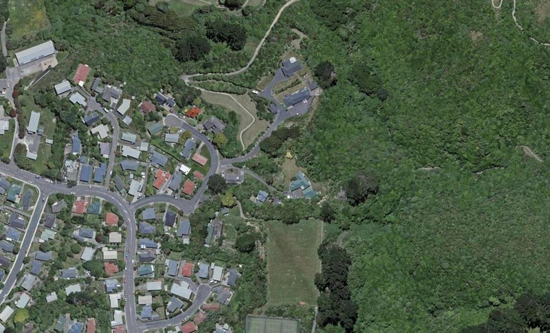 5/6 Bushland Grove, Paparangi, Wellington - Carousel 1
