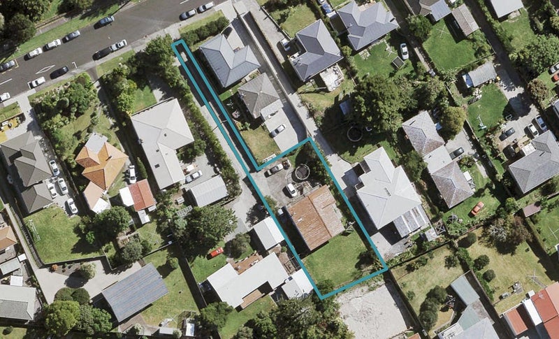 13A Lavelle Road, Henderson, Auckland - Carousel 1