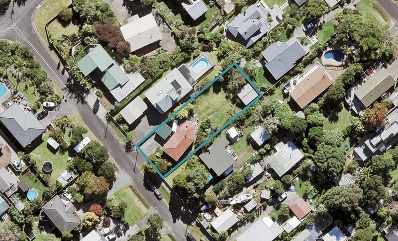 6 Coleman Avenue, Herald Island, Auckland - Carousel 1