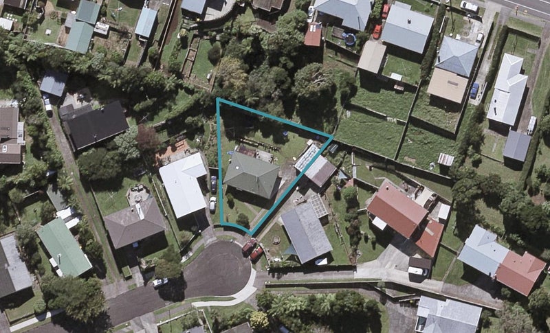 11 Oawai Place, Marfell, New Plymouth - Carousel 1