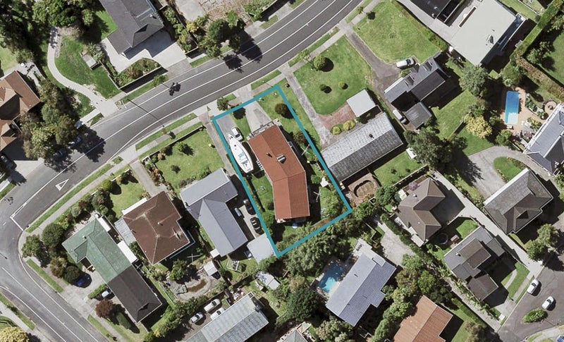 86 Fisher Parade, Sunnyhills, Auckland - Carousel 1