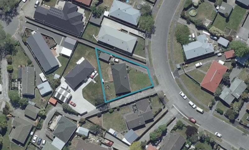 8 Branksome Place, Parklands, Christchurch - Carousel 1