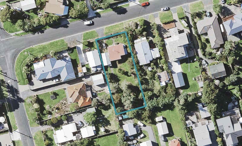 63 Second View Avenue, Beachlands, Auckland - Carousel 1
