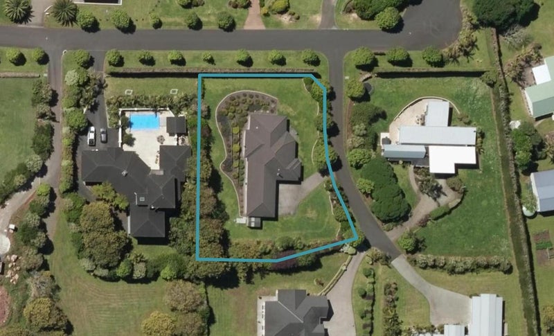 18 Tullamore, Maunu, Whangarei - Carousel 1