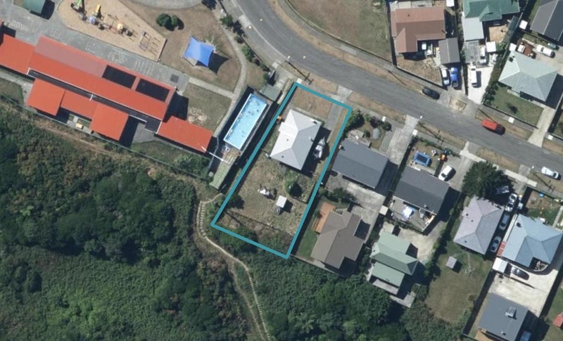 61 Whanga Crescent, Titahi Bay, Porirua - Carousel 1