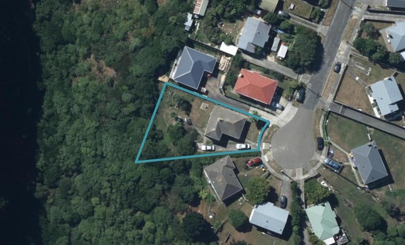 8 Rakihau Place, Titahi Bay, Porirua - Carousel 1