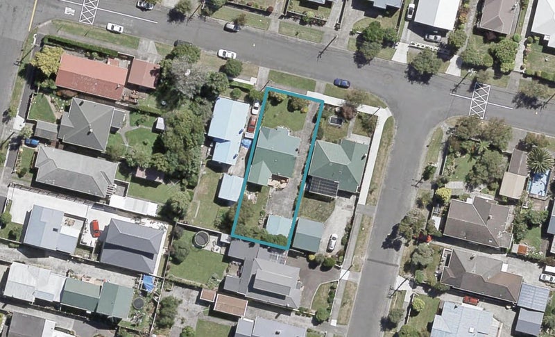 10 Waikare Avenue, Waiwhetu, Lower Hutt - Carousel 1