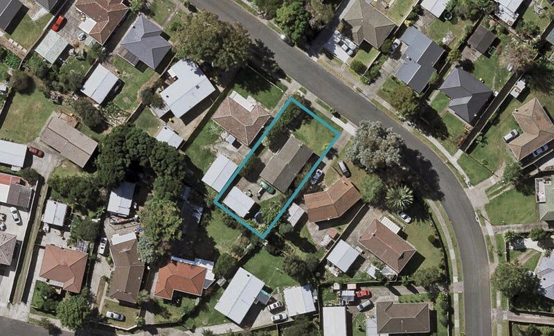 15 Zelda Avenue, Clover Park, Auckland - Carousel 1
