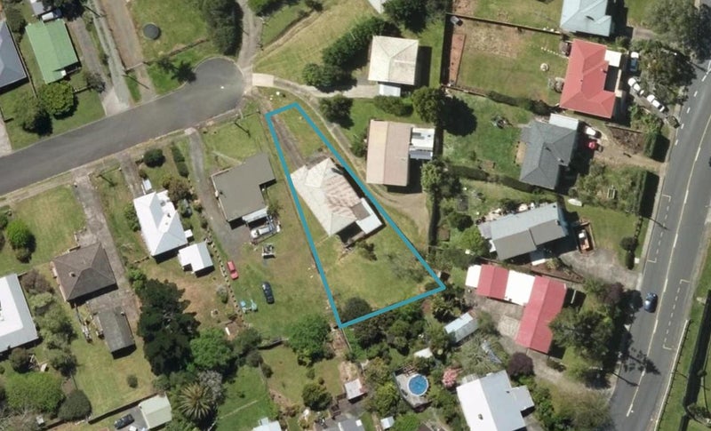 15 Lewis Street, Kamo, Whangarei - Carousel 1