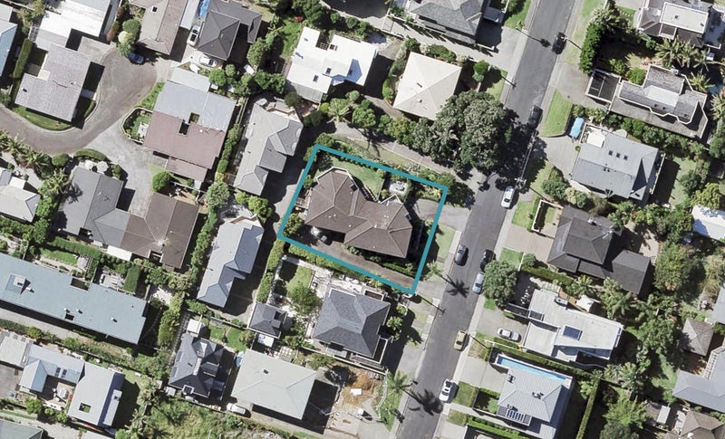 2/28 Ocean View Road, Milford, Auckland - Carousel 1
