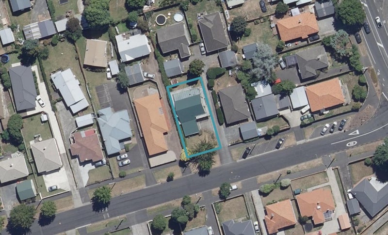 71 Claude Street, Fairfield, Hamilton - Carousel 1