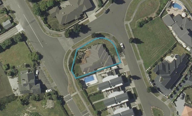 2 Fairway Grove, Hokowhitu, Palmerston North - Carousel 1