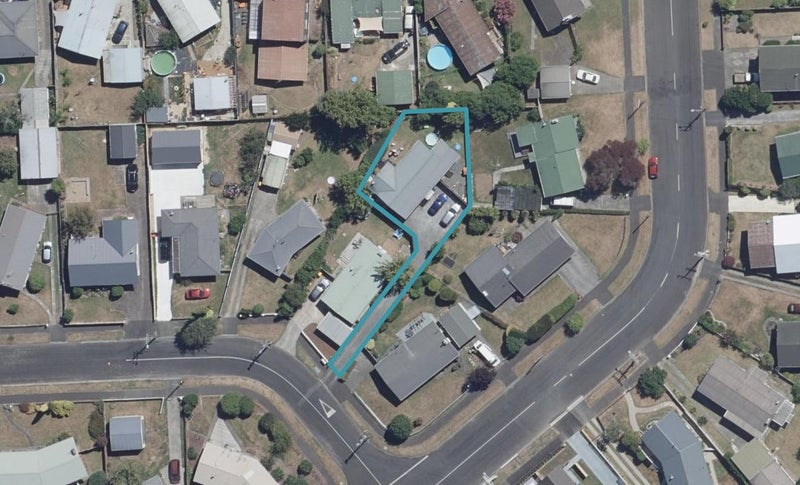 4A Larnach Street, St Andrews, Hamilton - Carousel 1
