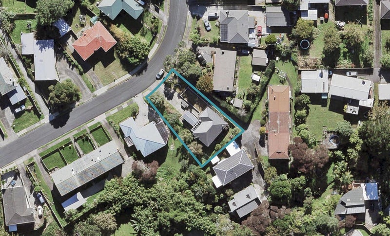 11 Trojan Crescent, New Lynn, Auckland - Carousel 1