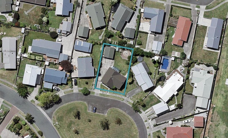 38 Whiting Crescent, Greenmeadows, Napier - Carousel 1