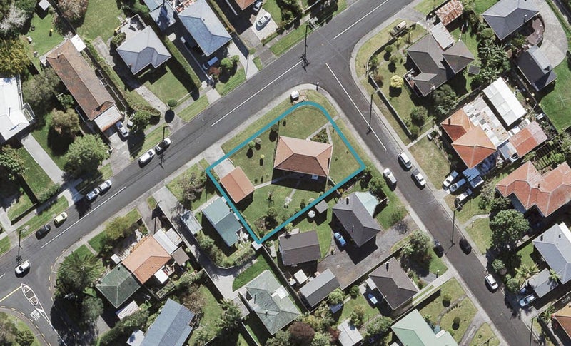 1 Poto Street, Te Atatu South, Auckland - Carousel 1