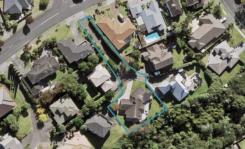 57 Westpark Drive, West Harbour, Auckland - Carousel 1