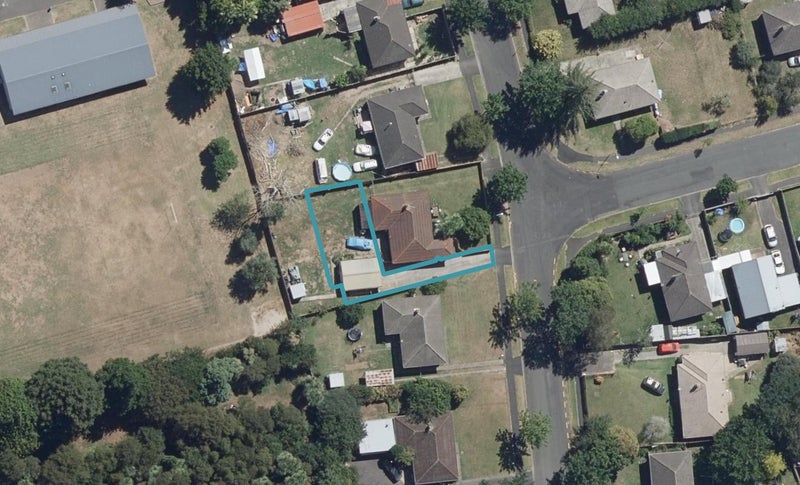 3/41 Kenney Crescent, Fairfield, Hamilton - Carousel 1
