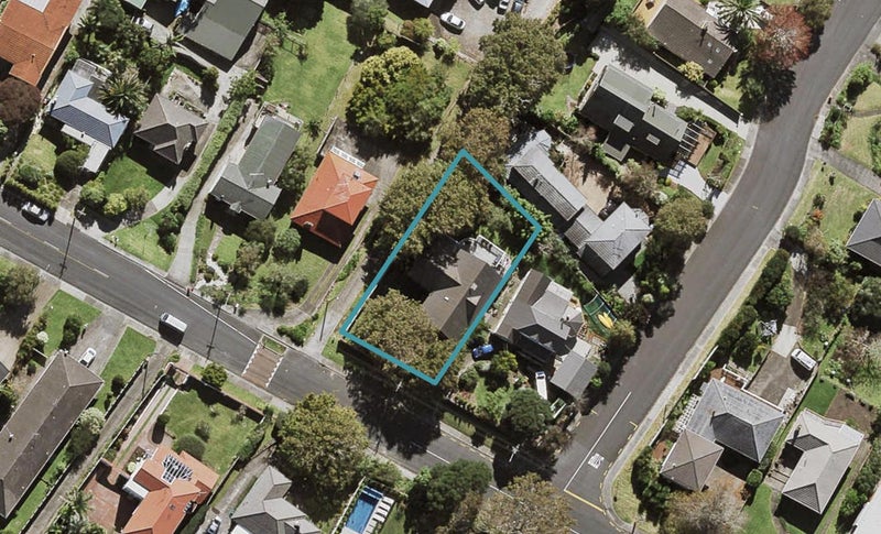 98 Carlton Street, Hillsborough, Auckland - Carousel 1